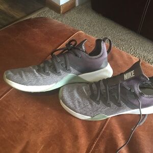 Nike Womens Foundation Elite TR AJ8154-004 Gray Running Shoes Sneakers Size 8